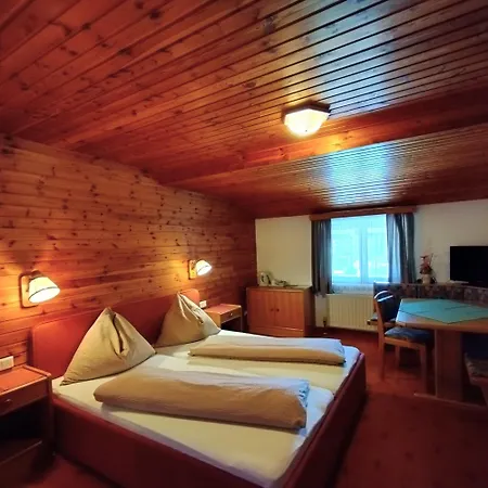 Guest house Haus Fusch 3*